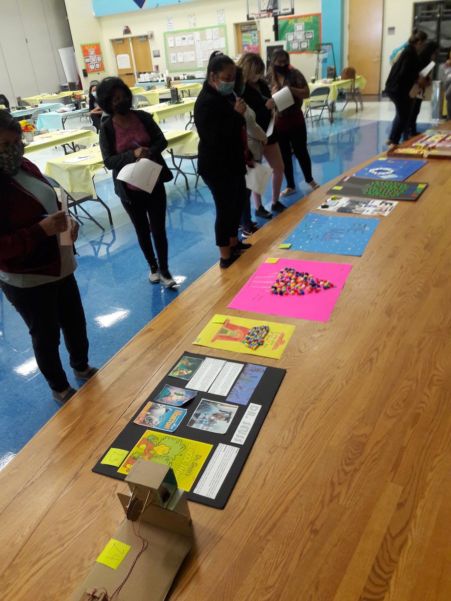 IlsaAVillarreal's tweet photo. Our amazing Moreno Mustang parents judging at our Annual GT Expo. They even had time to make their very own Spring projects!! Thank you for your continued participation. You are the VERY BEST! @acastro_hisd @MorenoMustangs https://t.co/xnTsCCV9U5