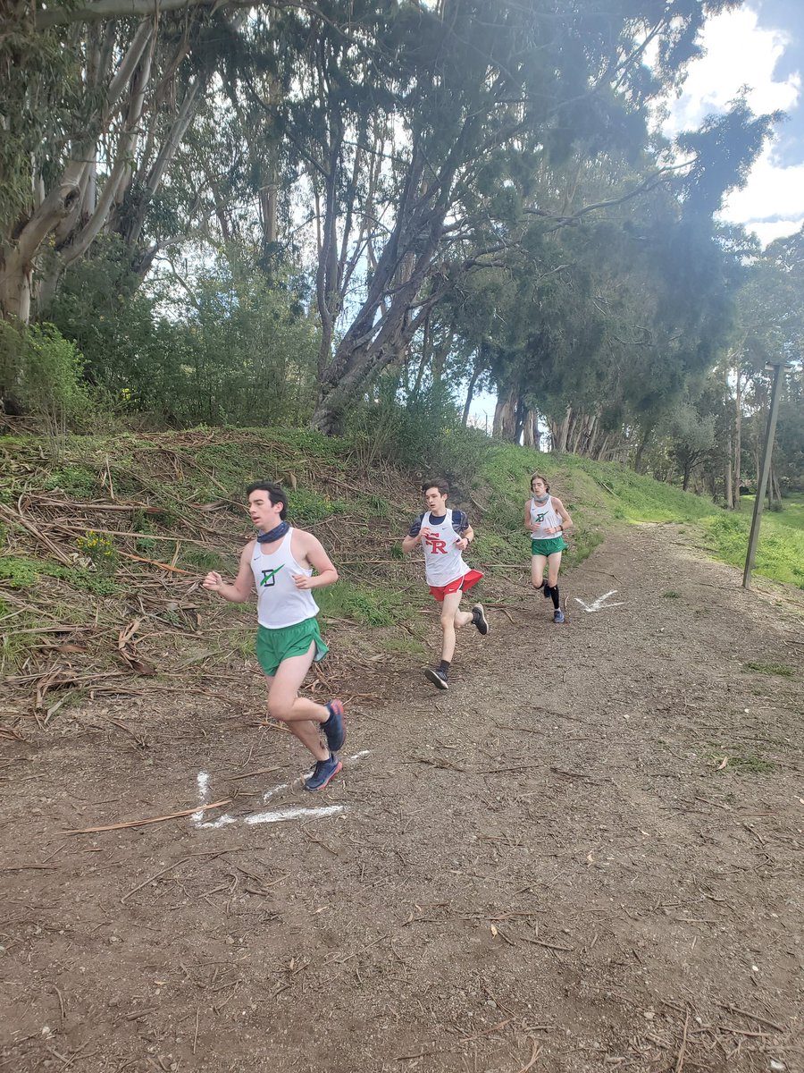 ArchieHS_sports's tweet photo. Congratulations to the @HS1327Athletics girls and boys XC teams on their winning performance at San Rafael this morning. https://t.co/kyyBG30l1W