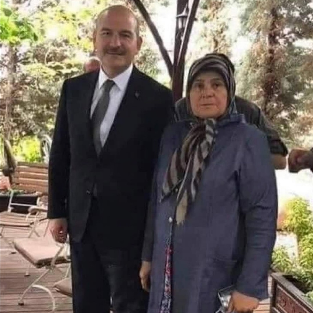 İnnâ lillâhi ve innâ ileyhi râciûn
İçişleri Bakanımız sayın Süleyman Soylu’nun Rahmet-i Rahman’a kavuşan kıymetli annesi Servet Soylu’ya Cenab-ı Hak’tan rahmet; sayın Bakanımıza, yakınlarına sabır ve başsağlığı diliyorum. Mekanı cennet, makamı âlî olsun.