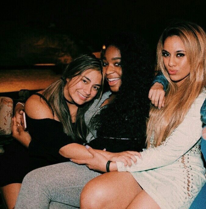 mandhaf_'s tweet photo. "You're my ever, everlasting love, my ever, everlasting love
and I'm never ever giving up [...]" @LaurenJauregui @Camila_Cabello @dinahjane97 @Normani @AllyBrooke 

Você é meu eterno, eterno amor, e eu nunca estarei (desistindo de vocês) https://t.co/3IZC09MFoe
