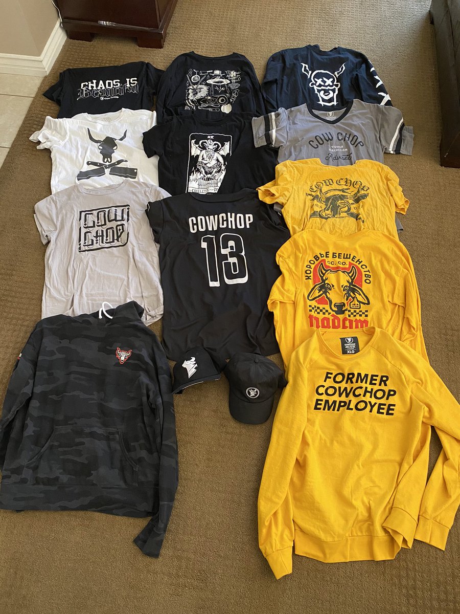 Giveaway time! I’ll post a picture of each item you see here, reply to the photo of the merch you want. Winners will be picked tomorrow at random! International winners will have to pay shipping, this is out of my own pocket.