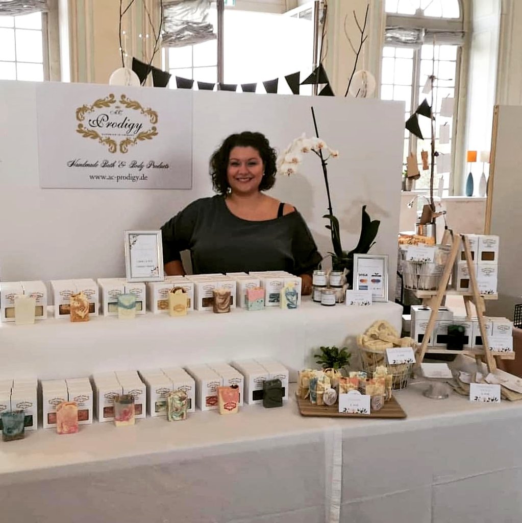 acprodigy_de's tweet photo. I am so missing #handmademarkets. 😍😥
This market took place in #mannheim #Germany November of 2019.
#soapmaker #smallbusinessowner #handmadesoap #naturseifen #handgemachteseifen #natur #business #castles #handmadelove #designmarkt #schwetzingen #acp #acprodigy #morgenweb https://t.co/az4CU1VOLT