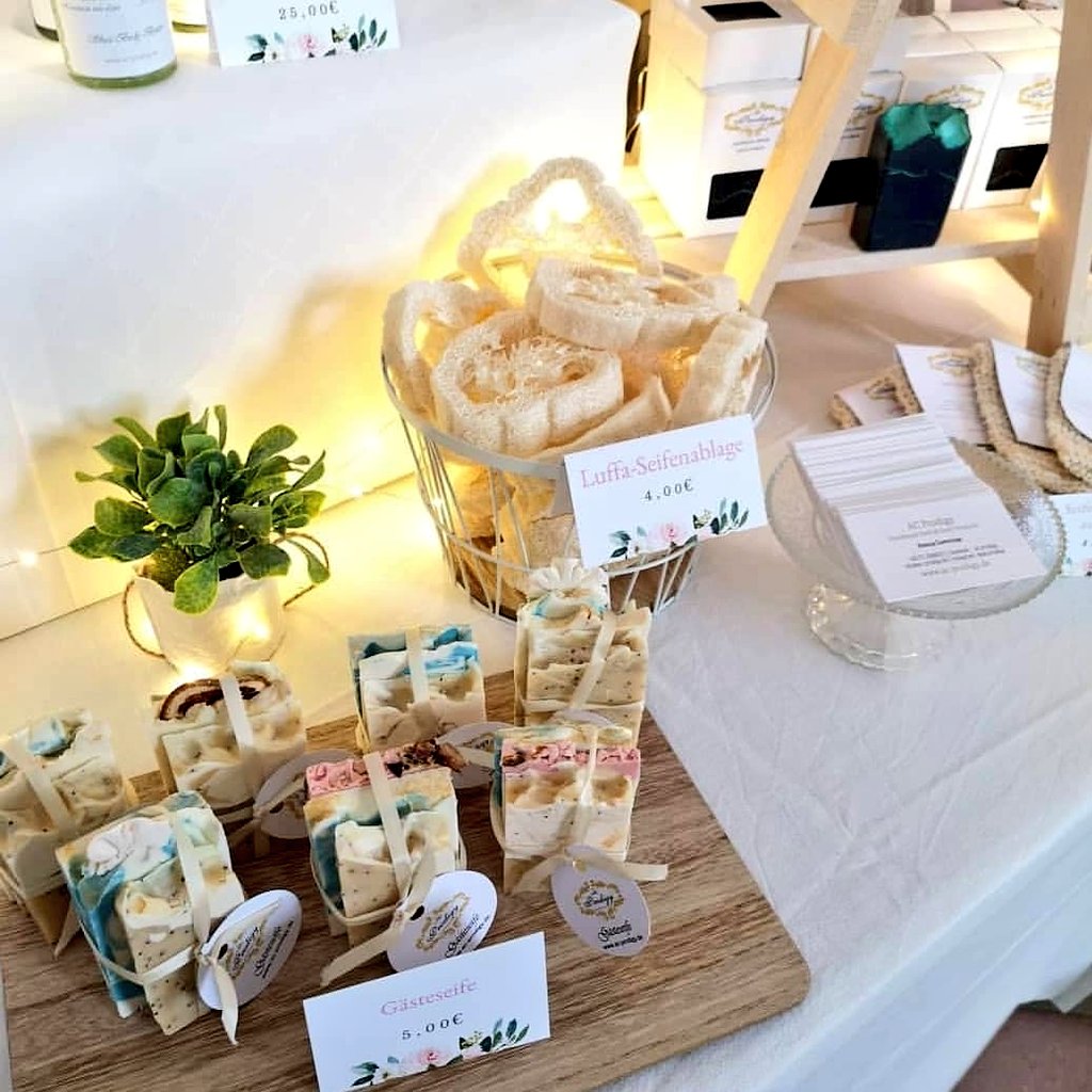 acprodigy_de's tweet photo. I am so missing #handmademarkets. 😍😥
This market took place in #mannheim #Germany November of 2019.
#soapmaker #smallbusinessowner #handmadesoap #naturseifen #handgemachteseifen #natur #business #castles #handmadelove #designmarkt #schwetzingen #acp #acprodigy #morgenweb https://t.co/az4CU1VOLT