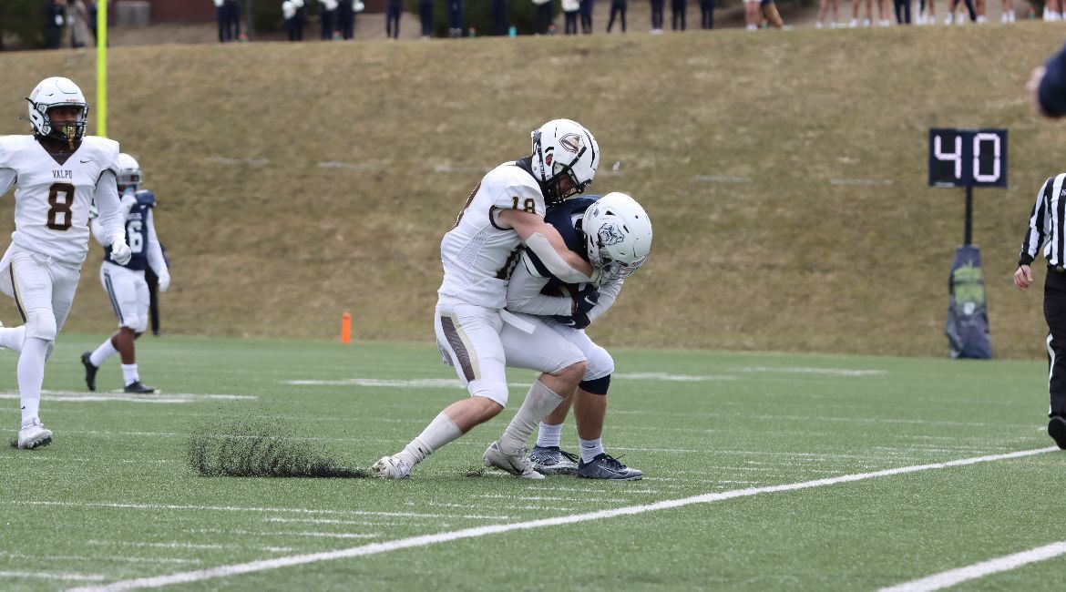 valpoathletics's tweet photo. A lot to be grateful for on a #GratefulSaturday for @valpoufootball. 

Season-opening victory ✅
Rivalry win ✅ 
Complete team effort ✅ 
1-0 ✅ 

📝 ➡️ https://t.co/f7lZCJ082E

#GoValpo | #ProtectTheShield https://t.co/OeCaL3b9TM