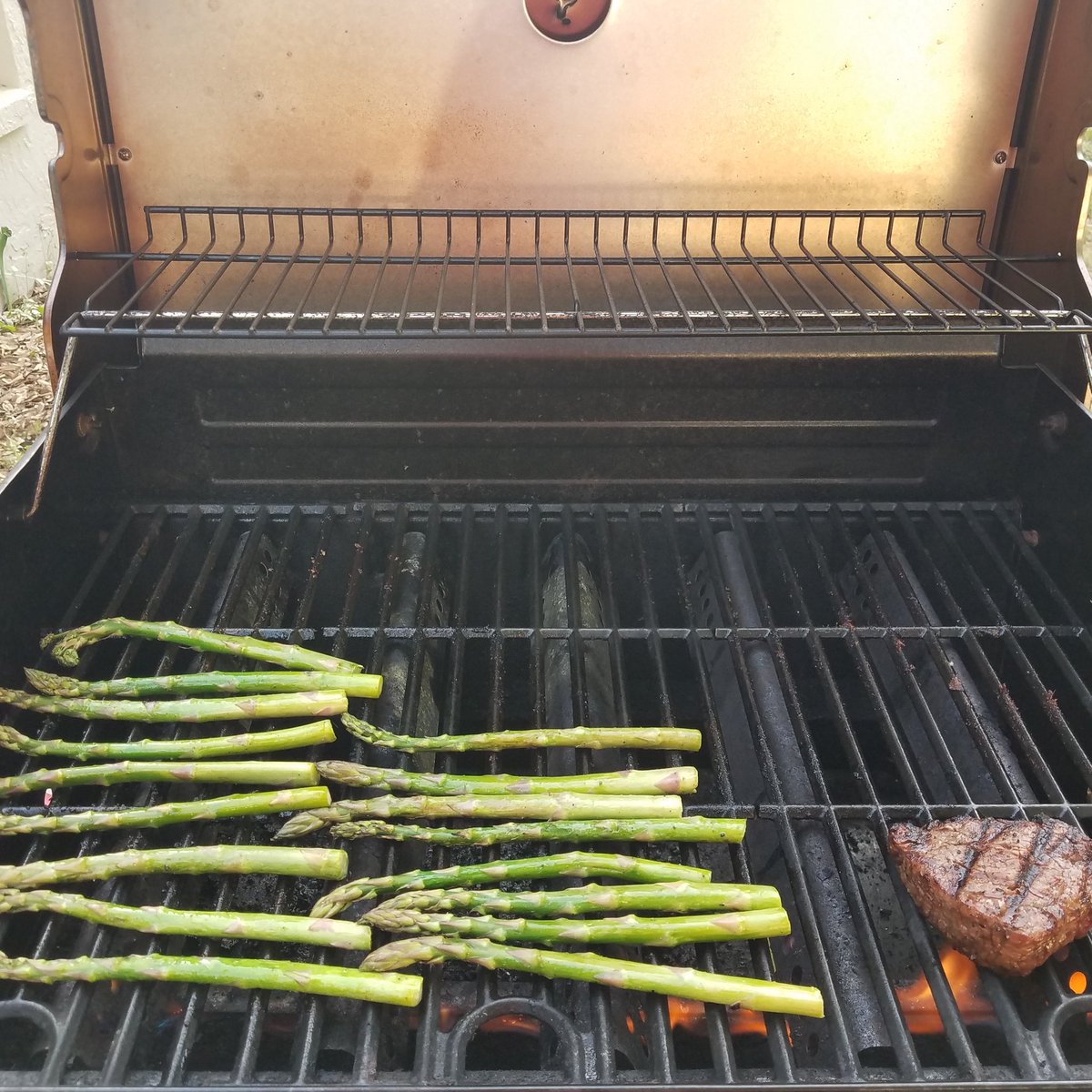 WalkingGOTdad's tweet image. I didn't forget about you Gus. Also. . .it goes against all that is good and right in the world to leave that Filet on any longer. But I love certain people more than I love decency.