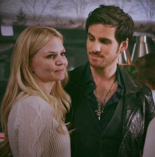 everythingcoIin's tweet photo. get you someone who looks at you the way killian jones looks at the love of his life https://t.co/xhfeqQM64v