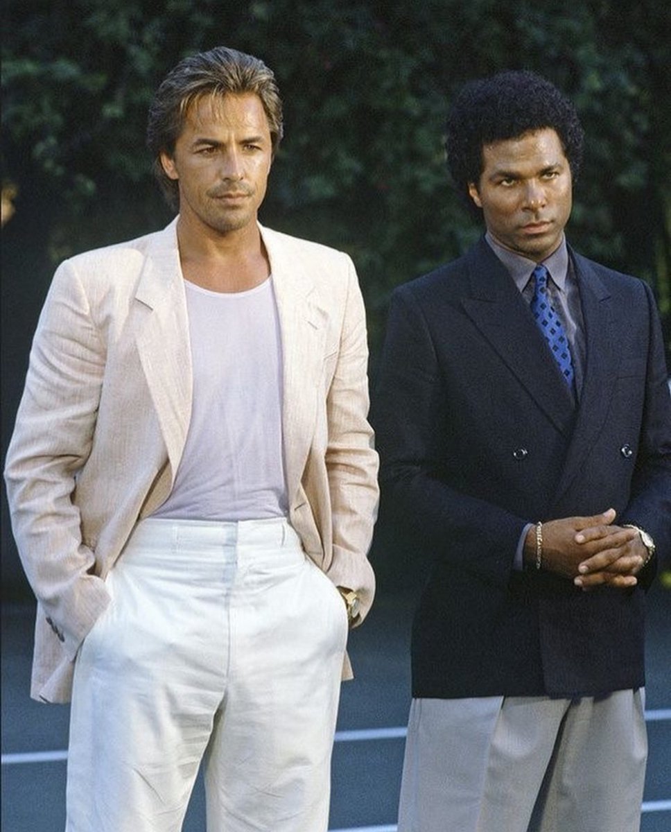 TailorsRow's tweet photo. Miami Vice Chic

#OOTD #Tailor #Dapper #SuitAndTie #TailorsRow #Sprezzatura # https://t.co/1hXPGYxO0H