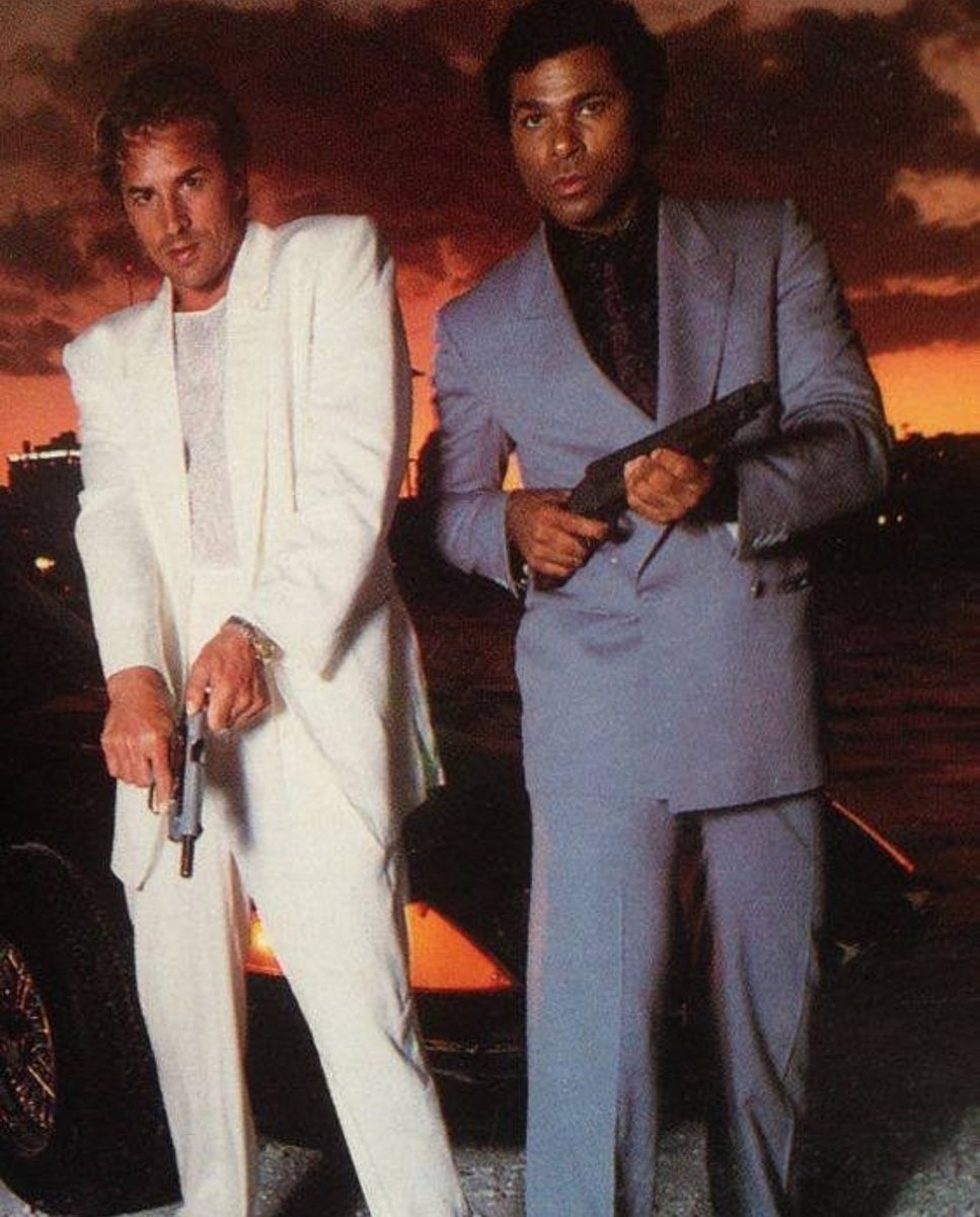 TailorsRow's tweet photo. Miami Vice Chic

#OOTD #Tailor #Dapper #SuitAndTie #TailorsRow #Sprezzatura # https://t.co/1hXPGYxO0H