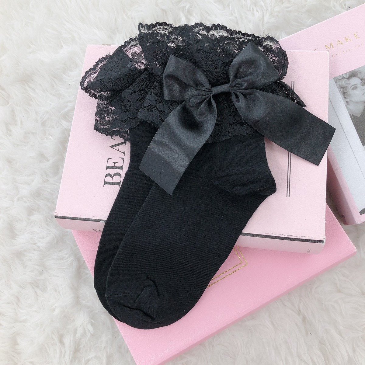 GiTec's tweet photo. 新作ソックスも入荷🌸
リボン大きくて可愛いょ🎀
1400＋tax
#109春セール https://t.co/iHTeKmvJCO