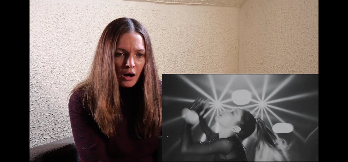 Bex_Reacts's tweet photo. https://t.co/6ghxSBel9e New Reaction on my channel! @CHUNGHA_MNHent "Dream of You". This is a bop. She is a Queen. #Chungha #Dreamofyou #청하 https://t.co/rWsFFYgyZK