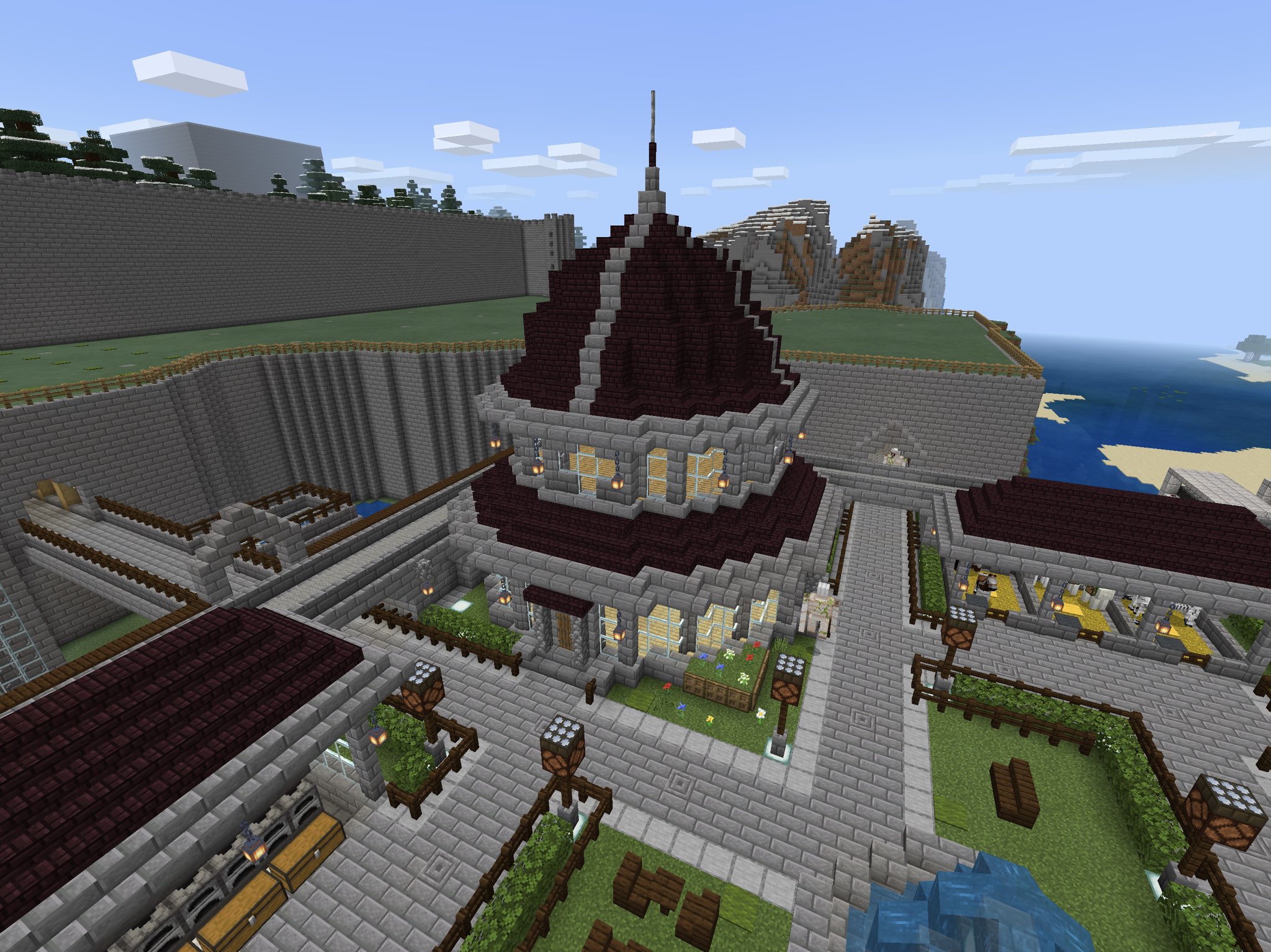 Yonah よな 拠点の屋根を張り替えました 円形の屋根が難しくて 何度も作っては壊してを繰り返しました 屋根に縁をつけるとちょっと雰囲気変わるかな Minecraft マインクラフト マイクラ マイクラpe T Co Mjqtdtk8g5 Twitter