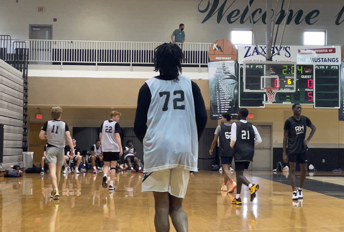 TMarkwith14's tweet photo. Notable Stock Risers From The @Relentless_Hoop Senior Showdown:
Daquan Riggins (@SouthCobbBball)

LePra George (Sprayberry)

Kevon Shepherd (@SGHSBasketball)

Dylan Carter (@ForsythCenbball) 

Nick Hein (Kennesaw Mountain)

Jordan Ushery (Stephenson)

Baqi Lecky (South Cobb) https://t.co/O3ZnODwGrN