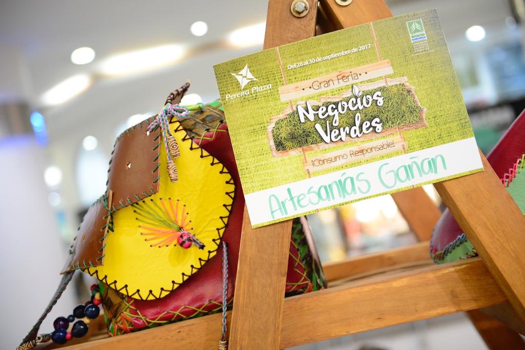 CarderRisaralda's tweet photo. #ElAmbienteNosUne 🍃 Hasta el 31 de marzo la @CarderRisaralda  y la @UTPereira invitan a las mipymes y entidades sin ánimo de lucro, a participar del “Concurso de Negocios Verdes Risaralda 2021”.  Consulte los términos aquí--> https://t.co/Xm0yRFwScG https://t.co/uq4rn6Gpm1