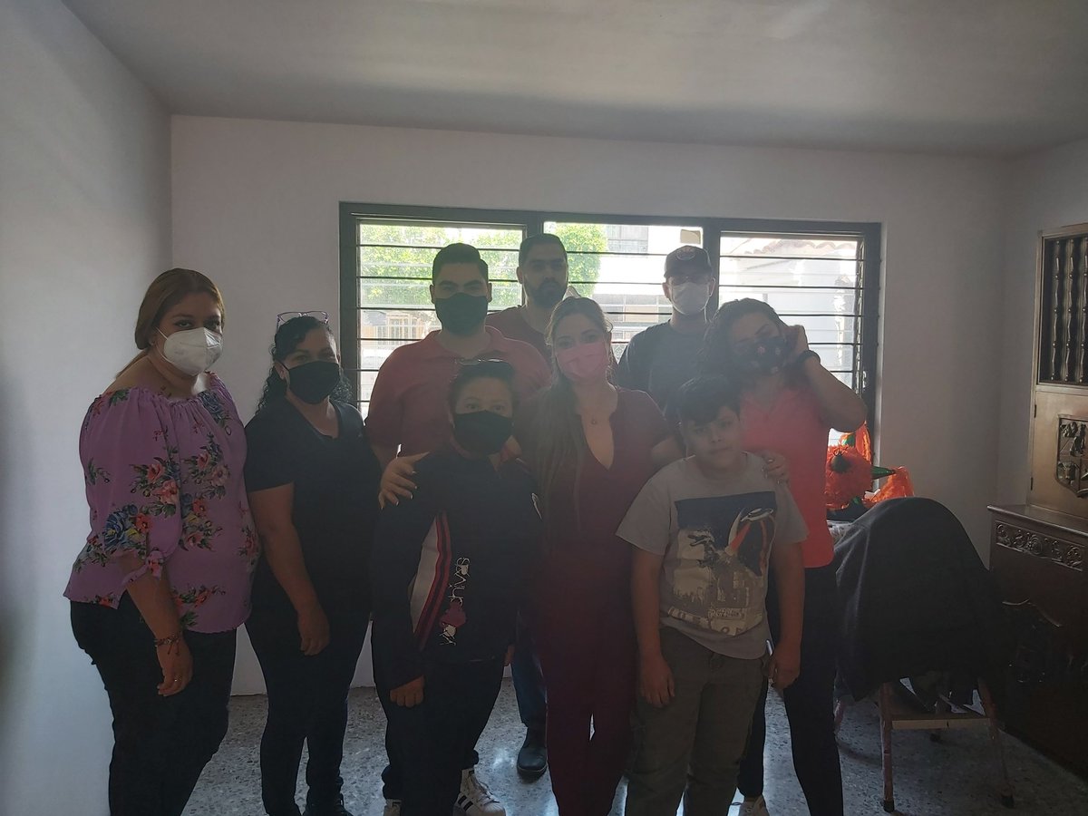 Jannetestrellau's tweet photo. Los Jóvenes son la grandeza de nuestro País es por eso que debemos apoyarlos e impulsarlos a prepararse cada día más.
Col. Miraflores #Dist8 GDL https://t.co/GmDgXjf2hT