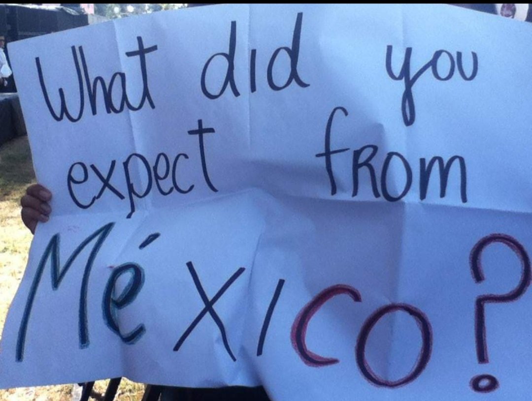 CaroVzquez95's tweet photo. a friend traveled to UK back in 2011, when she came back to México she gave me an album called what did you expect from the vaccines? i was 16 and my life changed completly. @thevaccines #10yearsofWhatDidYouExpect https://t.co/T1dWwBq1mX