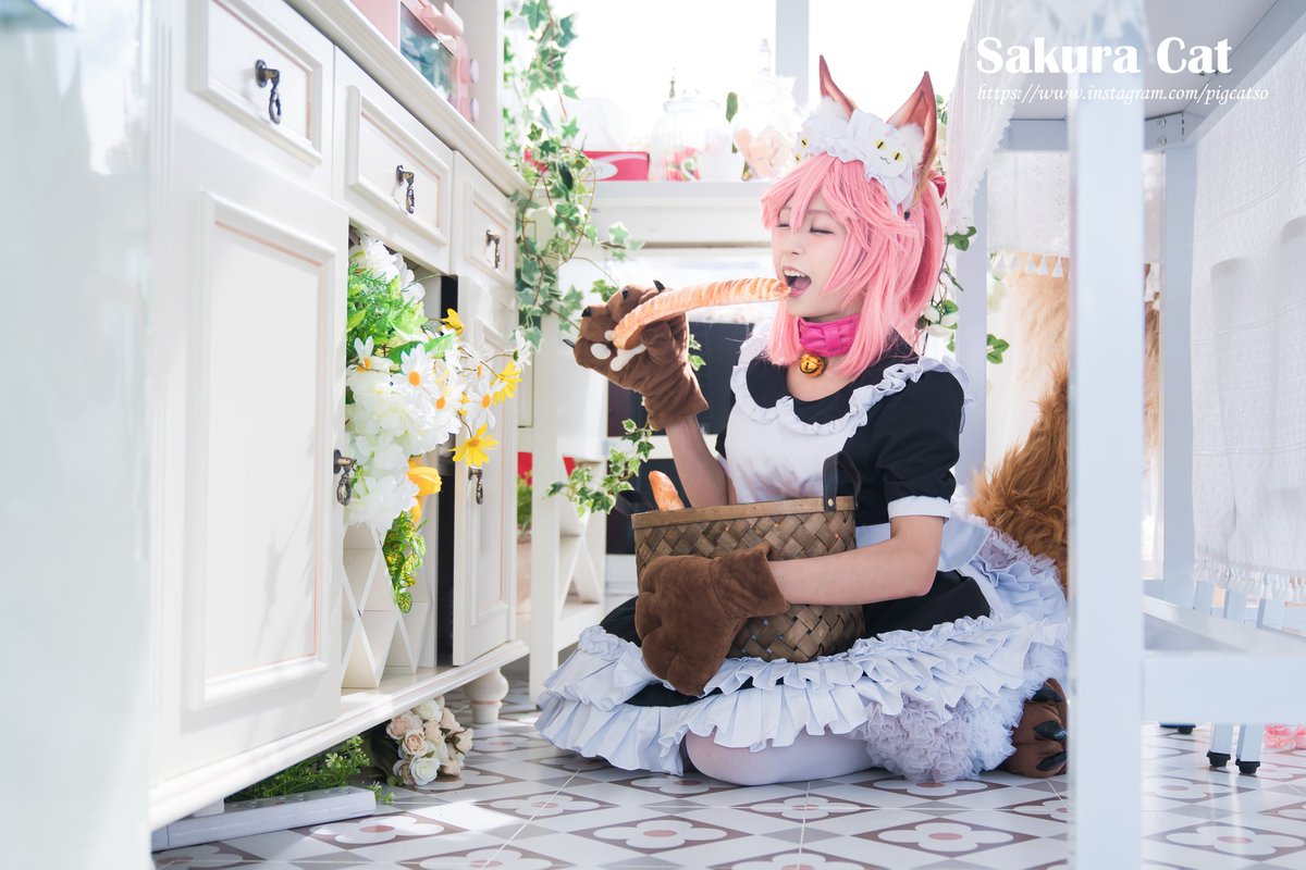 sakuracatcatcat's tweet photo. Today is white day
I secretly made a basket of bread for the Master♡
Let's have a taste...
Wow! Master, why are you in the kitchen early in the morning!

#FGO #mooncell #cosplay
#タマモキャット 
#コスプレ #コスプレイヤー #コスプレイヤーと繋がりたい https://t.co/tXQpzxsSkS