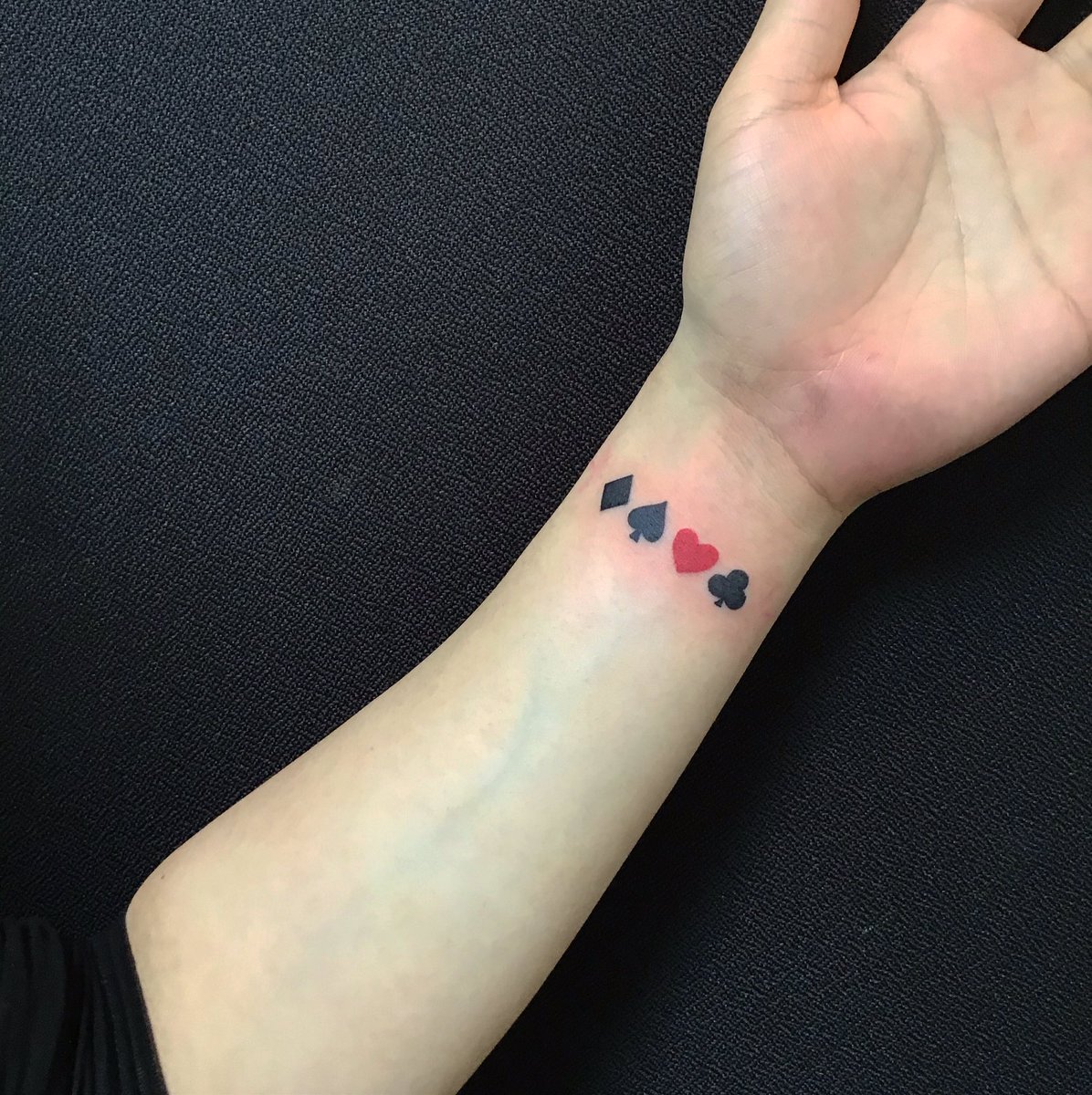 ট ইট র 新宿タトゥー Fox Gate Tattoo 手首 トランプマークのタトゥー By 正彩 3月14日本日も営業中 和彫りからワンポイント B Gまで幅広く対応のタトゥースタジオ 東京新宿fox Gate Tattoo 新宿駅徒歩7分 個室ブース完備 その他 作品は ট ইট র 新宿タトゥー Fox Gate Tattoo 手首 トランプマークのタトゥー By 正彩 3月14日本日も営業中 和彫りからワンポイント B Gまで幅広く対応のタトゥースタジオ 東京新宿fox Gate Tattoo 新宿駅徒歩7分 個室ブース完備 その他 作品は