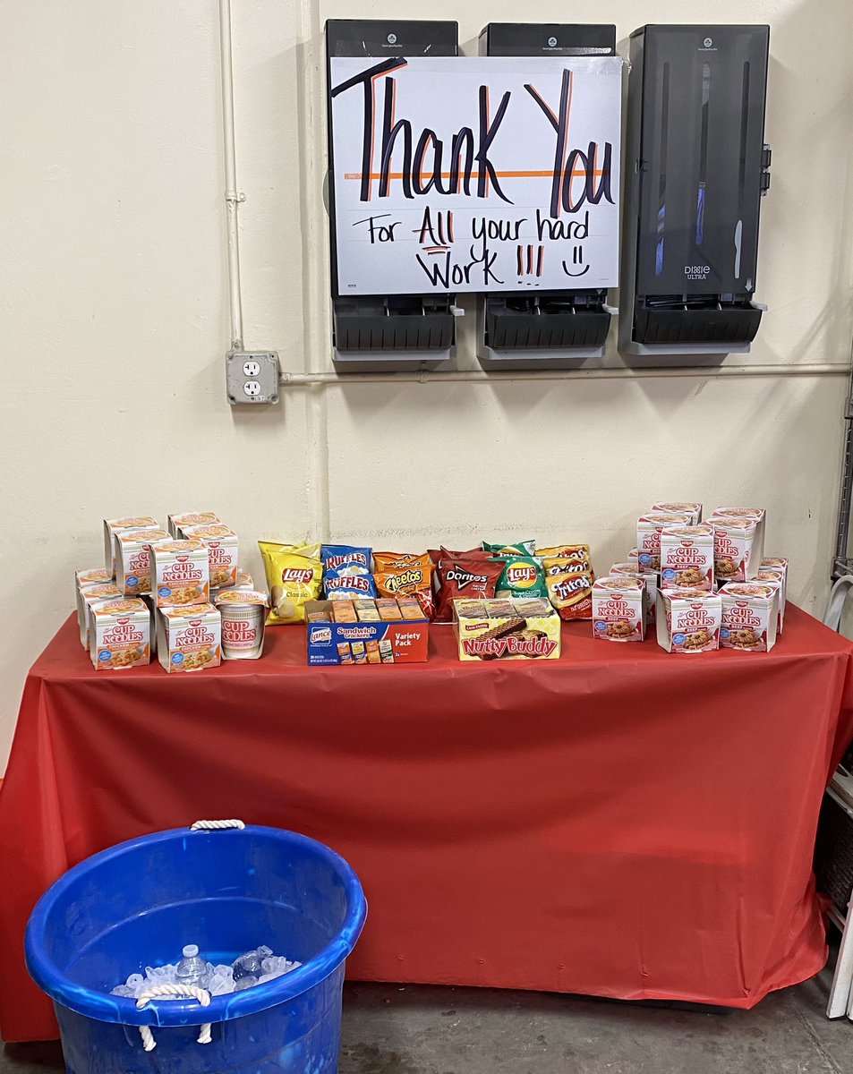 Taking care of our people as this snow starts coming in! <a href="/olholgu/">Oscar Holguin</a> <a href="/hahaitshaylee/">Haylee Mccall</a> <a href="/ErinTHD02/">Erin Resch</a> <a href="/ChristyBrown530/">Christy Brown</a> #1548Family