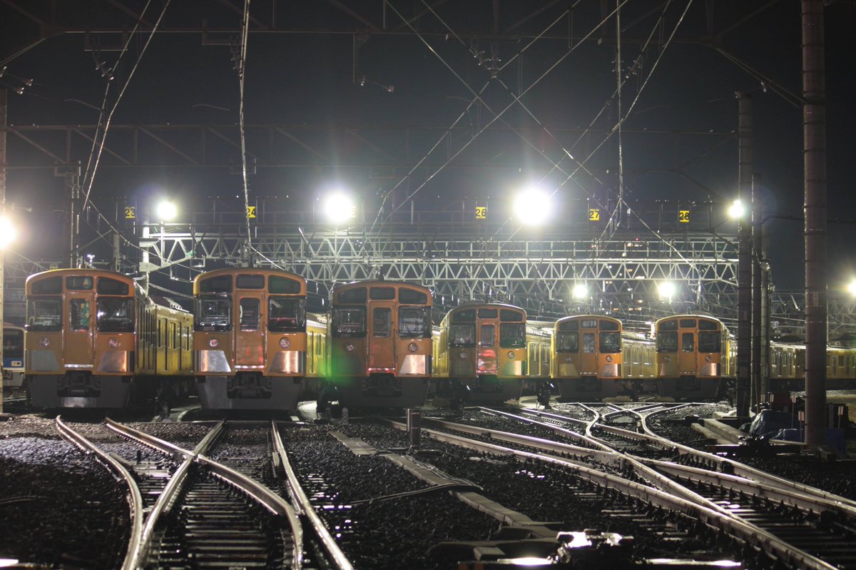 16m68t012's tweet photo. 2021.3.14
保谷入庫番線を調べに行ったところ23番〜28番がすべて2000系でした。
入庫先の固定など運用上の制約や武蔵丘入場頻度を無視できると仮定すると0.5%の確率でこうなるようです。 https://t.co/XAZPavL6go
