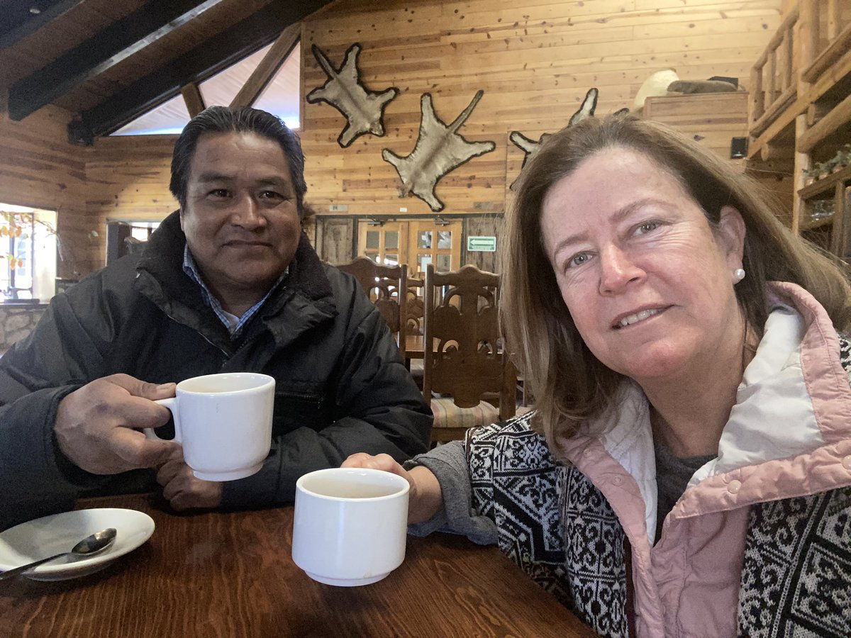 Esta mañana tomando #Café con la #filosofia pura de #MartinMakahui @Gobernador #Estatal de los #grupos #indigenas cuanta #verdad y cuanta #sabiduría en un solo #hombre, que lejos estamos ..  <a href="/SIDEChih/">Secretaría de Innovación y Desarrollo Económico</a> @visitachihuahua