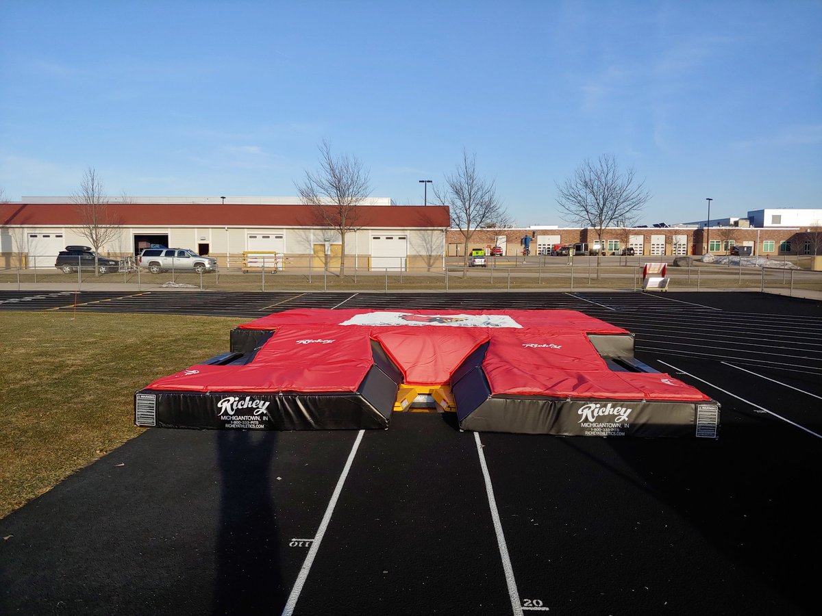 Great day for our pole vaulters! We have added a 2nd pit! <a href="/RicheyAthletics/">Richey Athletics</a> pv set-up is the best in the industry and will provide years of safe landings for our athletes and competitors. Bring on the track and field season. #37days #sptrackfam #sptfpv