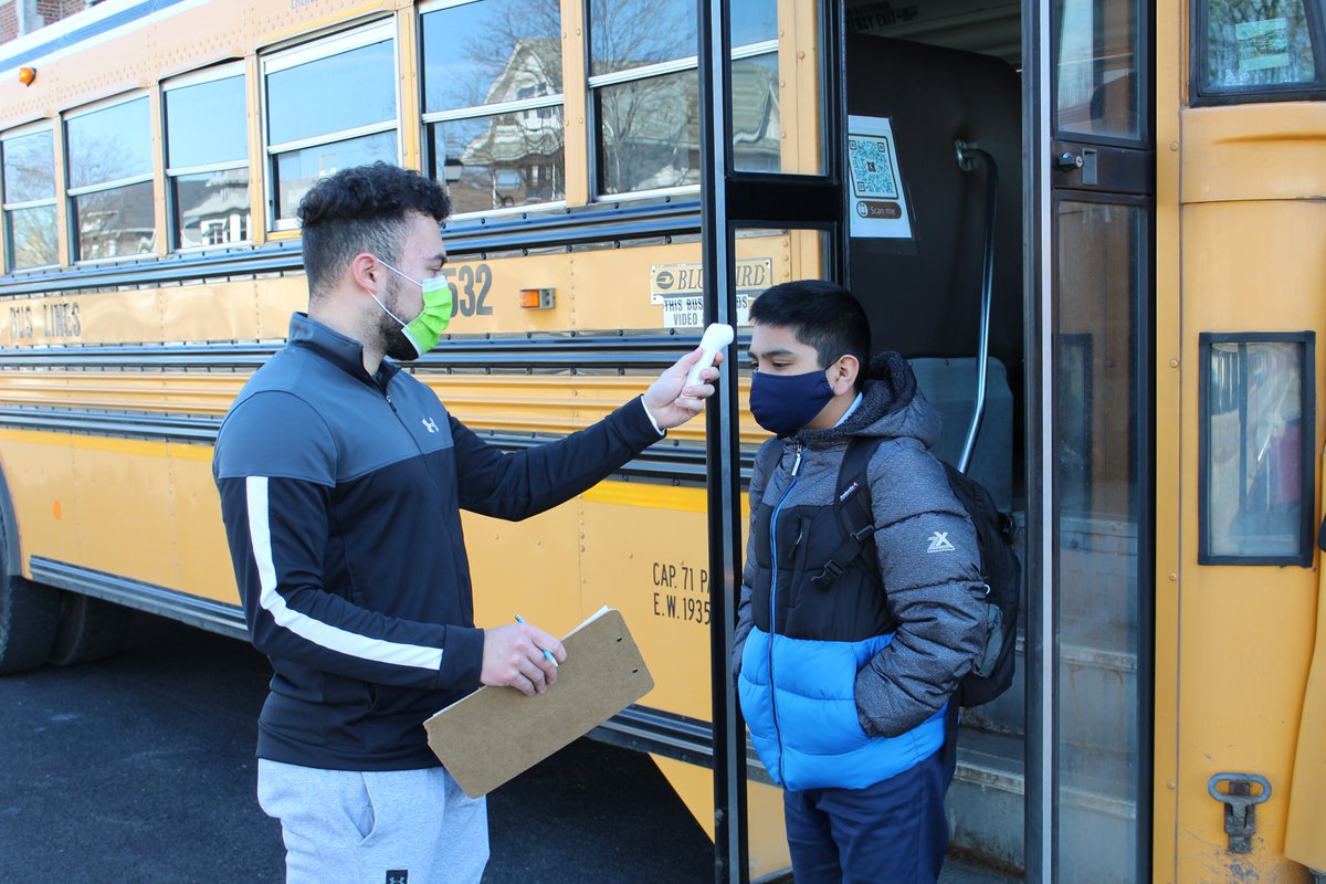 WashingtonSD89's tweet photo. Our first week of Hybrid Instruction was a success thanks to our amazing staff for being so diligent, our incredible families for following safety procedures and SUPERSTAR WILDCATS for being present! We missed you and love having you back WILDCATS❤️! #D89Bilingual #D89Community https://t.co/qUJp1eUSIW