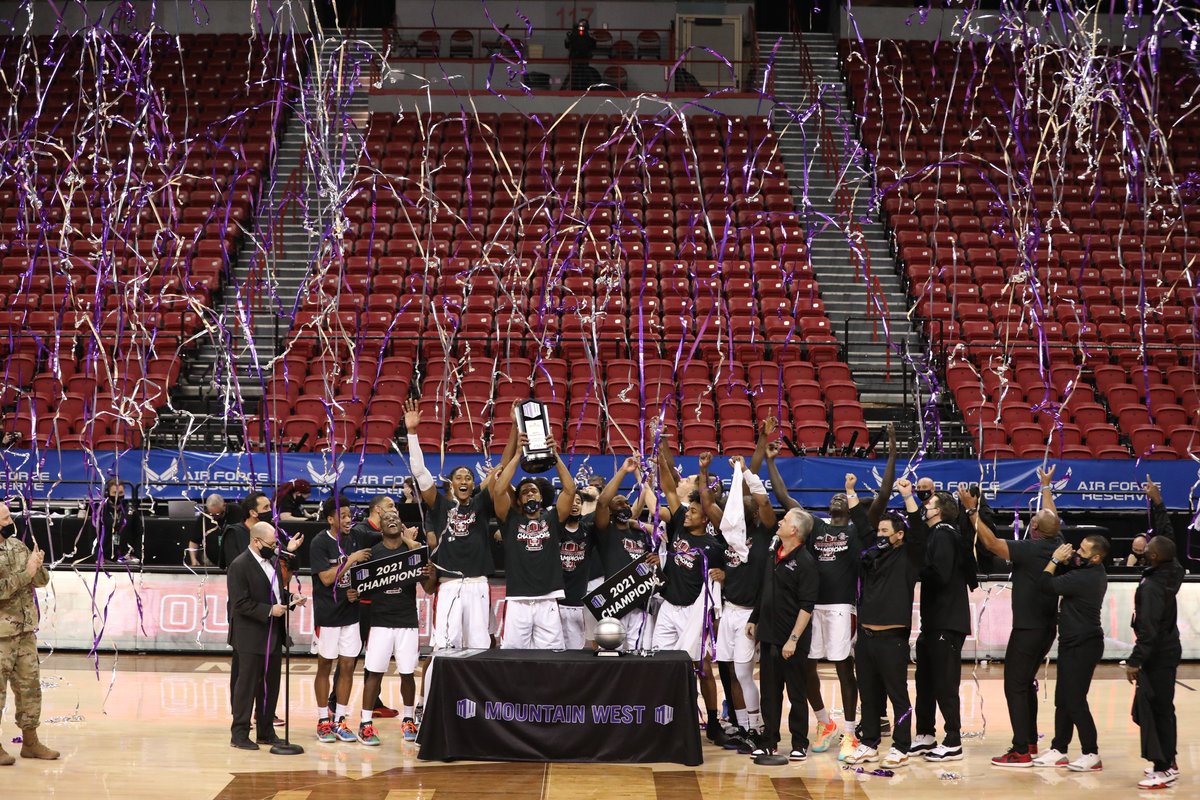 Aztec_MBB's tweet photo. WE ARE @MountainWest REGULAR SEASON AND TOURNAMENT CHAMPIONS. https://t.co/lO4QDTObOY