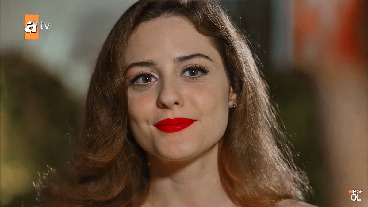 SerenFans's tweet photo. Absolute elegance❤️
#serensirince
#serenşirince https://t.co/osPLmRS4i1
