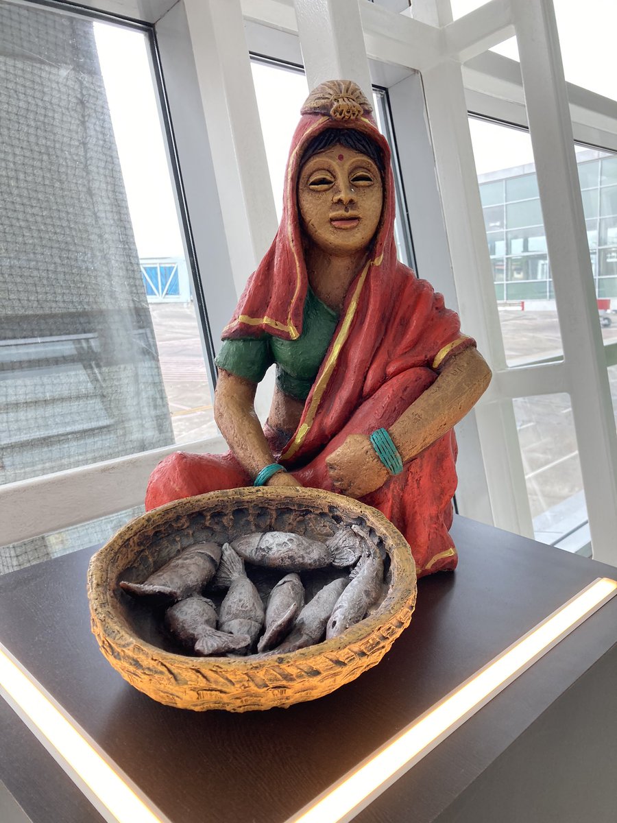 Artwork at Mangalore International Airport 🪅🎭👌 Sculptures made from fiber, terracotta & steel-cum-fiber depicting the cultural diversity of the coastal belt are an added attraction to passengers and visitors at the terminal building of Mangalore Airport (📸:@soumyagayatri)