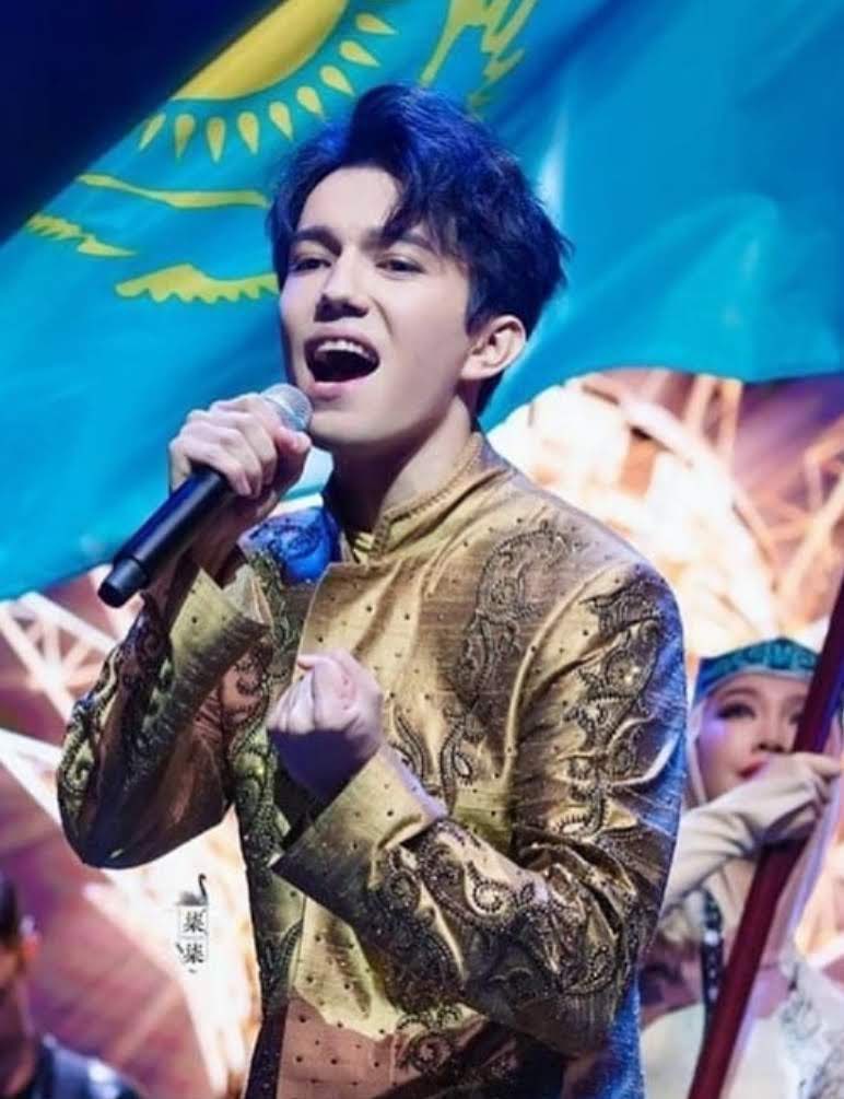 dimash_official's tweet image. Құрметті ағайын!Баршаңызды Ұлыстың Ұлы күні–Наурыз мерекесімен шын жүректен құттықтаймын! Жақсылықтың жаршысы, жаңа жылдың бастауы –Наурыз мейрамы барша әлемге құт - береке әкелсін! Еліміз тыныш, халқымыз аман болып, әрбір жаңа күн әр отбасына шат көңіл, бақыт және береке болсын!