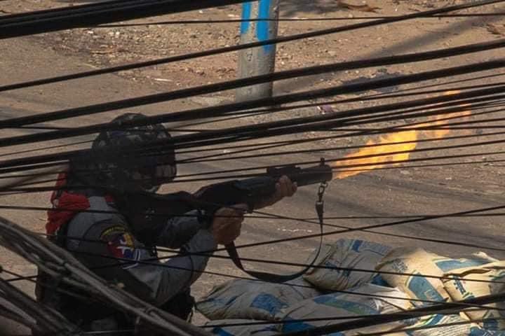 poemamhethar's tweet photo. Weapons used against civilians to crackdown protests which indicates INTENTIONALLY PURE KILLING
@ICJ_org @CIJ_ICJ @ICJ_Asia  
@hrw @UN_HRC 
#WhatsHappeningInMyanmar #Mar21Coup https://t.co/A6gWv2G4o9