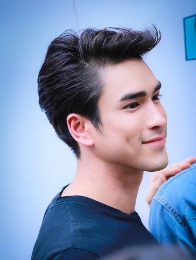 JLO0802's tweet photo. @NadechSupport So handsome 😍 https://t.co/aHBJT1LEI3