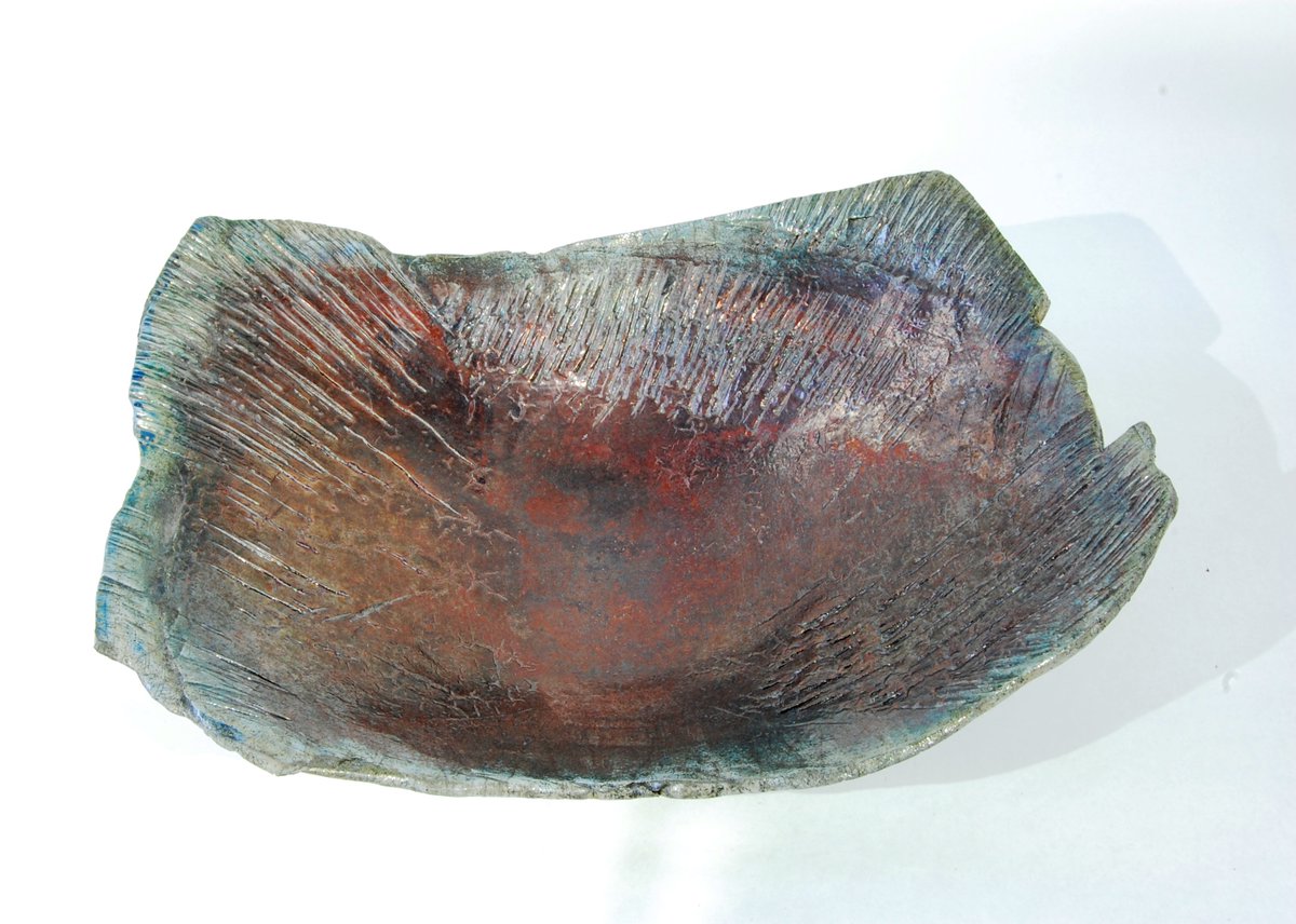 StephenMurfitt1's tweet photo. One more week to see my exhibition and Interview @ https://t.co/YVlSkTE0Mj which includes this 'Lustred Fragment Form'. More pieces are available in 'Contained' @ https://t.co/tqQYap8jee and @ https://t.co/THFRN1FrLu https://t.co/hCTynw80LG