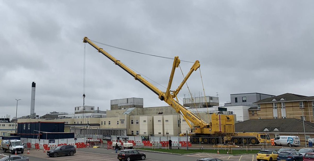 CatfossModular's tweet photo. After a successful first day, with 12 units now installed and being joined on site. 
We commence day 2 with a further 12 units going in, to complete this stage of the works on this NHS scheme.
#CatfossModular #NHS #modernmethodsofconstruction https://t.co/HpGLIOJBO4