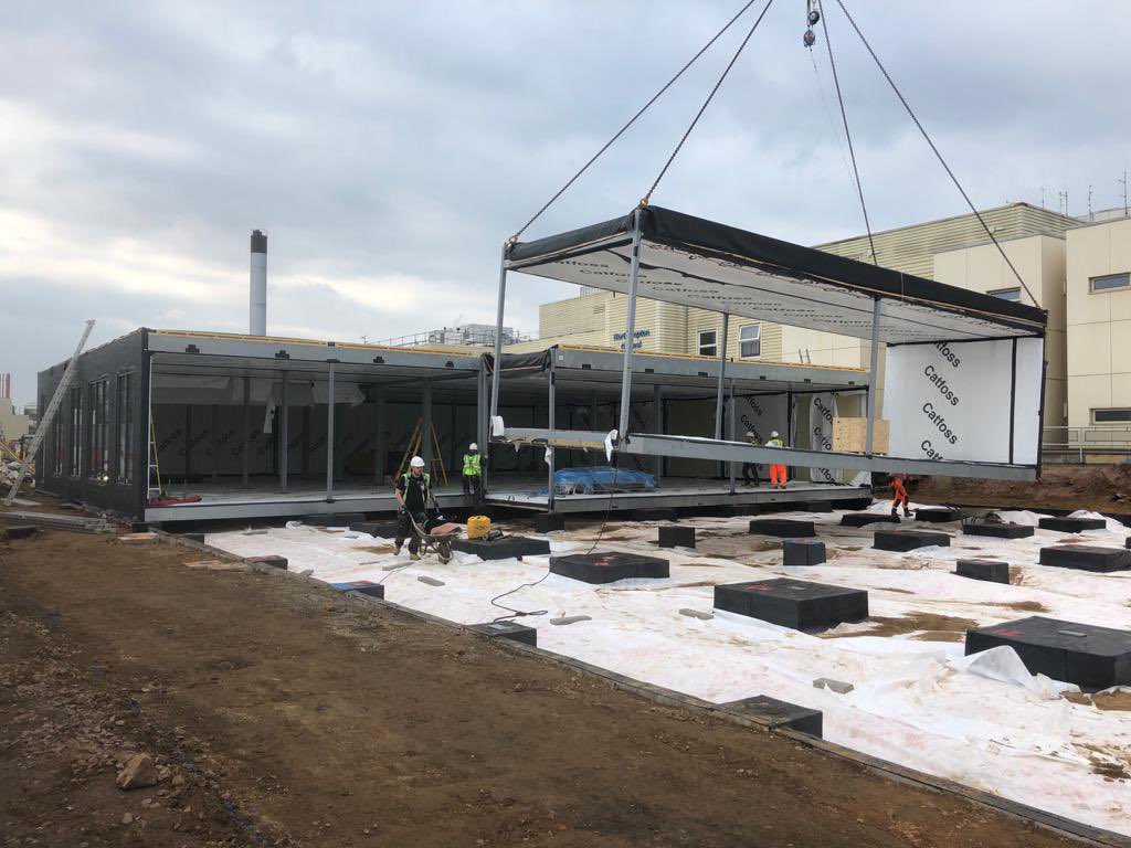 CatfossModular's tweet photo. After a successful first day, with 12 units now installed and being joined on site. 
We commence day 2 with a further 12 units going in, to complete this stage of the works on this NHS scheme.
#CatfossModular #NHS #modernmethodsofconstruction https://t.co/HpGLIOJBO4