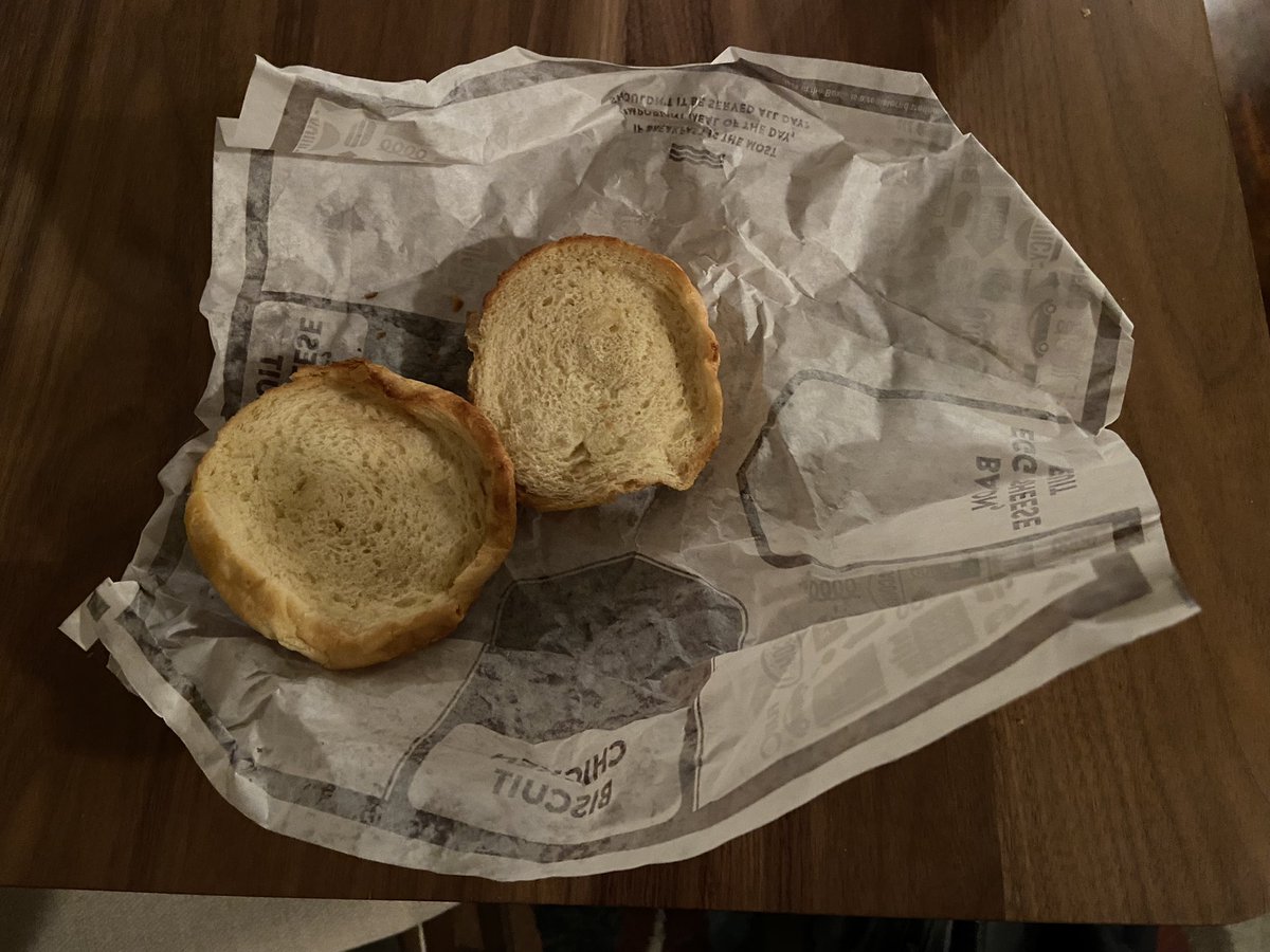 roycelagarde's tweet photo. Ordered an Egg &amp; Cheese Croissant from @JackBox on my way to work and opened the wrapper to find this 😤 https://t.co/UJAtRvqQnA