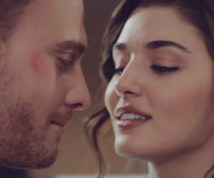 girlyafterskies's tweet photo. S: Welcome to your home
E: My home.....My home is next to you
This stole my heart⚘♥️
#SenÇalKapımı #EdSer #sadeceedser https://t.co/EzuF3ok6UR