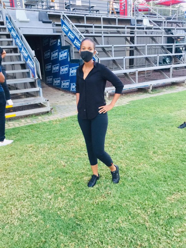 ChildMoGao's tweet photo. #AllWhite
#AllBlack
#ThemedFridays
#WorkVibes https://t.co/5ppXphwkUp