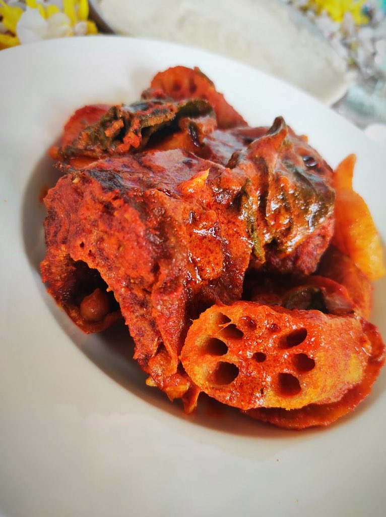 ChaiJaai's tweet photo. Nowrouz Special @ ChaiJaai!
Nadur Gaade. Fish and Lotus Root.
Mutanjan. Meetha Pulav.
Tomul Tsot. Rice pancakes.
Flavoured Almond Milk.
#nowrouzspecial #chaijaai #nadrgadde #nadru #gaade #fish #lotusroot #revivingtraditions #kashmir https://t.co/G4r6YmB8lI