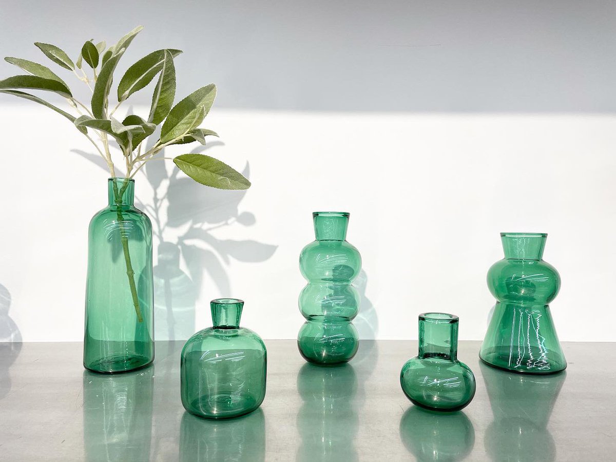 Nadiff Contemporary フェアのお知らせ 福岡県宗像市を拠点とするガラスウェアブランド Toumei の花器が入荷しています Kofun や Cloud など 独特で美しいフォルムの花器はギフトにもおすすめです Toumei ガラス 花器 花瓶