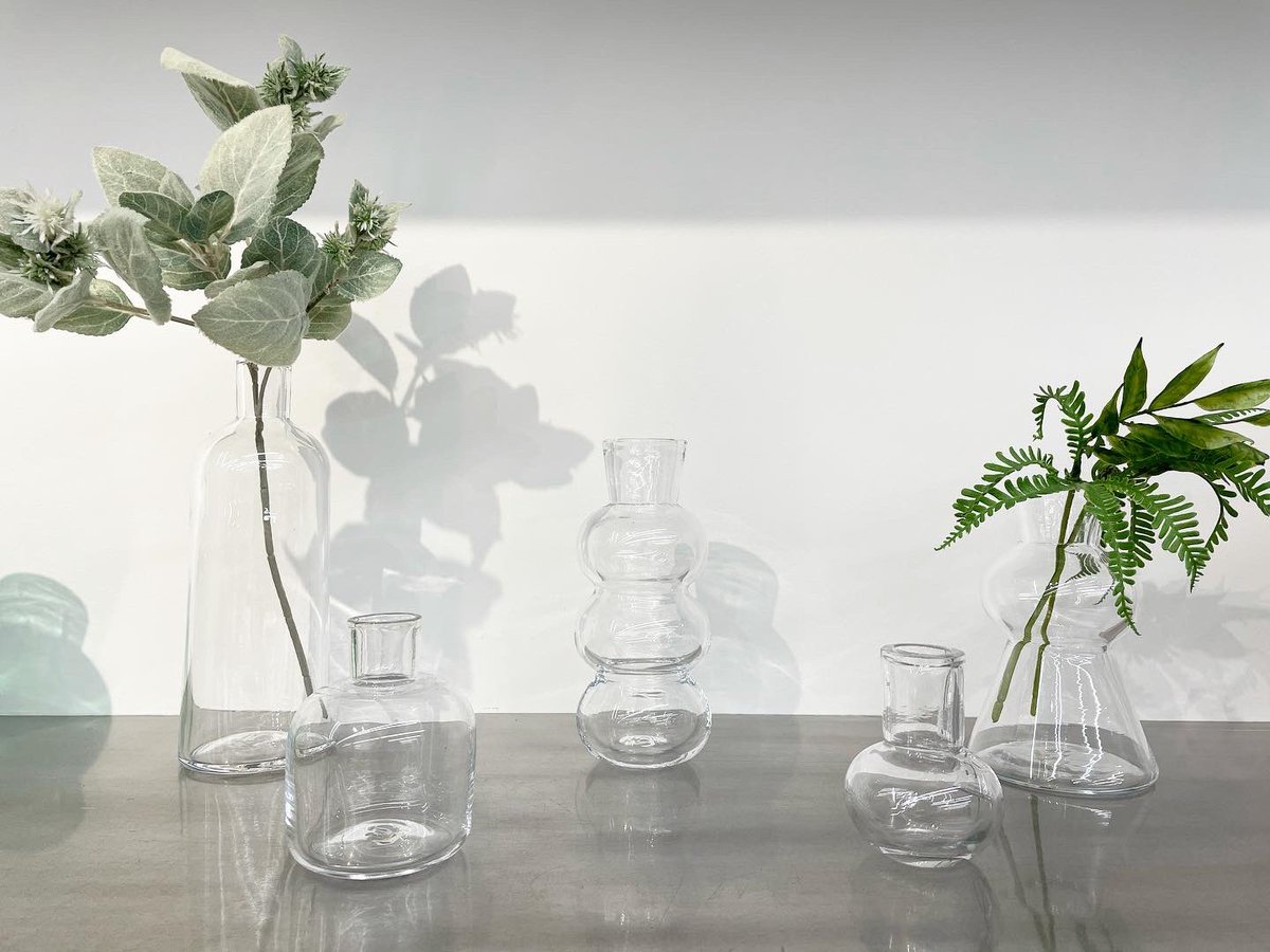 Nadiff Contemporary フェアのお知らせ 福岡県宗像市を拠点とするガラスウェアブランド Toumei の花器が入荷しています Kofun や Cloud など 独特で美しいフォルムの花器はギフトにもおすすめです Toumei ガラス 花器 花瓶