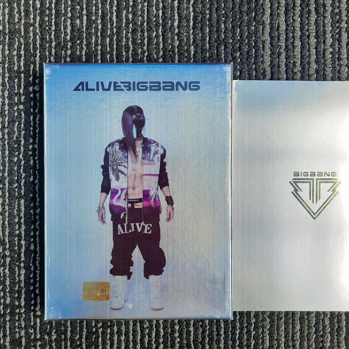 bepeuGO's tweet photo. #bepeuGO_Onhand

BIGBANG ALIVE (GD VER) (Inclusions as seen on the pictures)

✅Php 300.00 each + LSF
✅LSF thru Shopee checkout 
✅DOP: 03.31 https://t.co/X0YWcsNDSX