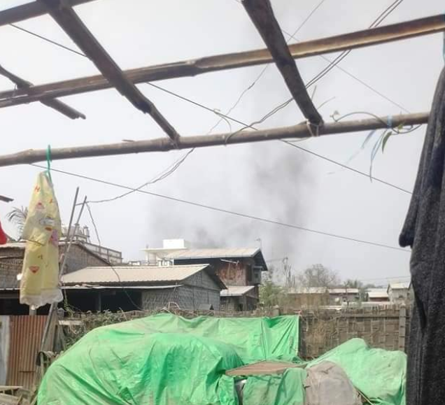 In #AungPinLe, #Mandalay, Terrorists violently shooting, using sound Grenade, and setting fire the barriers.(1:30pm)
FREEDOM OF SPEECH #WhatsHappeningInMyanmar #Mar21Coup