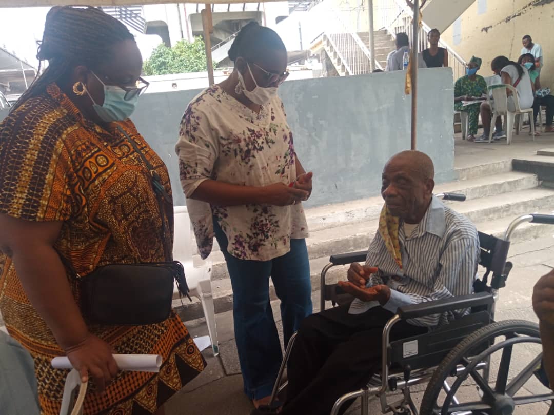 PTADNigeria's tweet photo. The Executive Secretary @chiomanejikeme observes the ongoing mop-up verification exercise in Lagos for pensioners who missed the nationwide verification in 2019. PTAD is committed to pensioners welfare and safety.
#pensionersmatter #keepstayingsafe https://t.co/VDB32EYufW