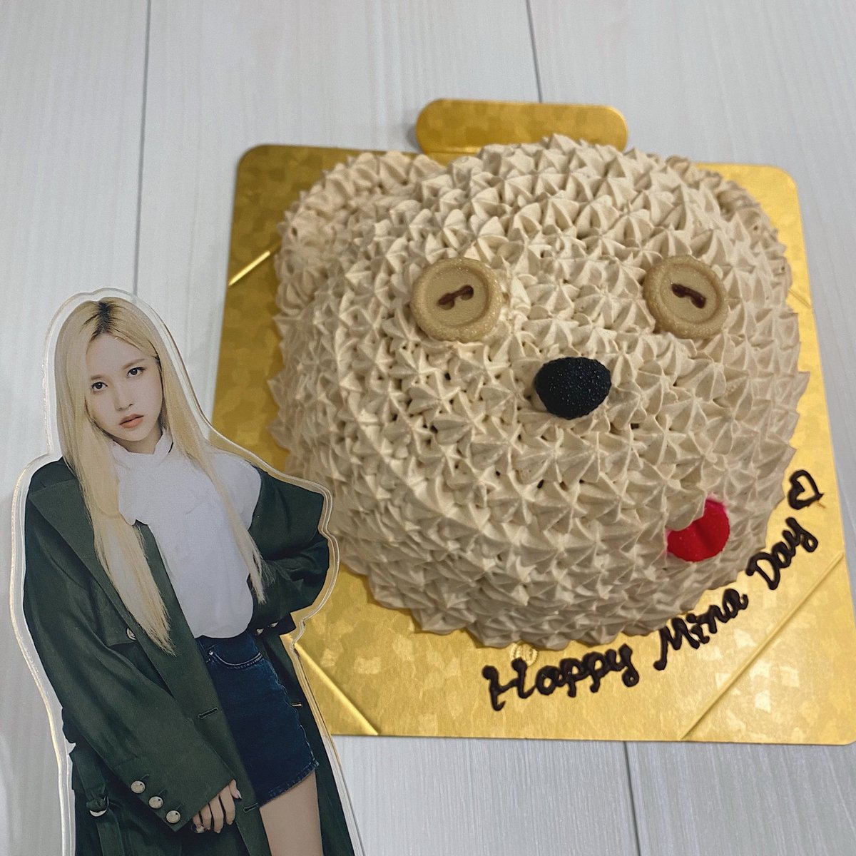 TheFirstStar__'s tweet photo. ちょっと早いけどティムちゃんのケーキでお誕生日のお祝いできて良かった〜！🎂💖
ちゃんともぐもぐして食べるフリしてくれたの可愛すぎたんよ😭すこ😭 https://t.co/8CcT6tHU6G