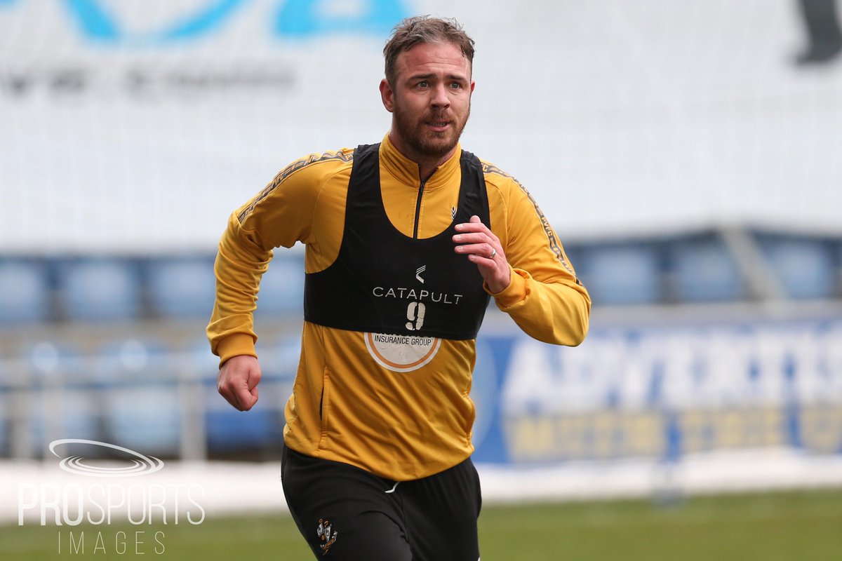 Austino123's tweet photo. Happy Sunday everyone and how good was it to see this guy on the bus? #Tompope #pvfc #portvale https://t.co/2rtqjgNWJl
