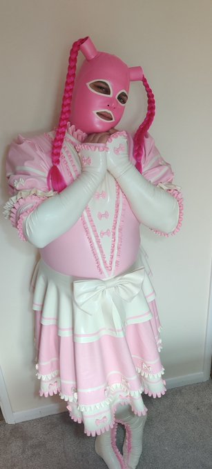Omw how cute does Dolly look in her new amazing custom outfit from @BlackSheepLatex !  😍 I can't believe<a href="/tag/latex"class="tags"><span>#latex</span></a><a href="/tag/latexfashion"class="tags"><span>#latexfashion</span></a><a href="/tag/latexlover"class="tags"><span>#latexlover</span></a><a href="/tag/latexdoll"class="tags"><span>#latexdoll</span></a>