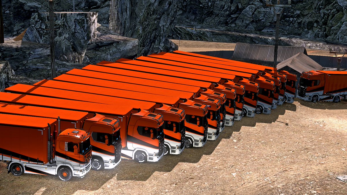 BCTransport_VTC's tweet image. Few days back we attended UTL 2 Years Anniversary in deed it was a good convoy, we were happy we could attend, We are happy that we attended with 17people :O and also we wanna thank to our drivers for their hark work while making the best formation.

Have a nice weekend everyone.