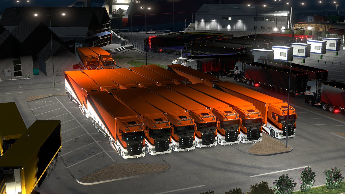 BCTransport_VTC's tweet image. Few days back we attended UTL 2 Years Anniversary in deed it was a good convoy, we were happy we could attend, We are happy that we attended with 17people :O and also we wanna thank to our drivers for their hark work while making the best formation.

Have a nice weekend everyone.