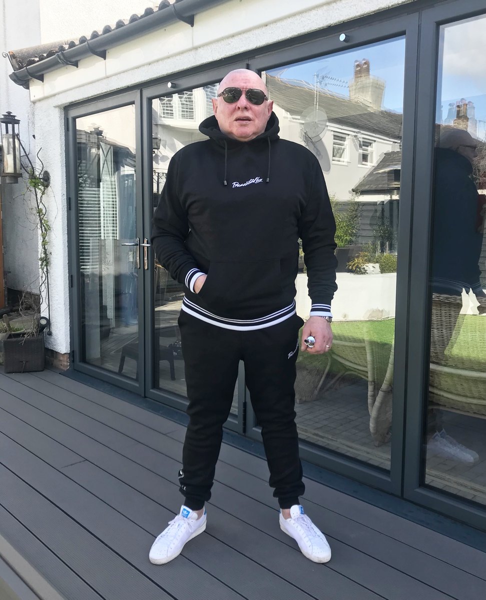 officialswr's tweet photo. Thanks @HaddonPR !! ππ»
@Presentedbyshop Classic black hoodie & PB signature track pants
#PresentedBy #HaddonPR #Hoodie #Trackpants #ShaunRyder #SWR #HappyMondays #BlackGrape
π·: Joanne Ryder https://t.co/M5tDNOotE7